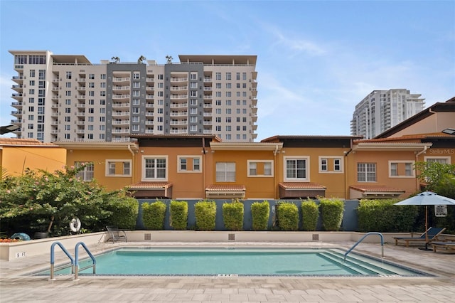 200 4th Ave S Unit 220, Saint Petersburg, FL 33701 - view of community pool