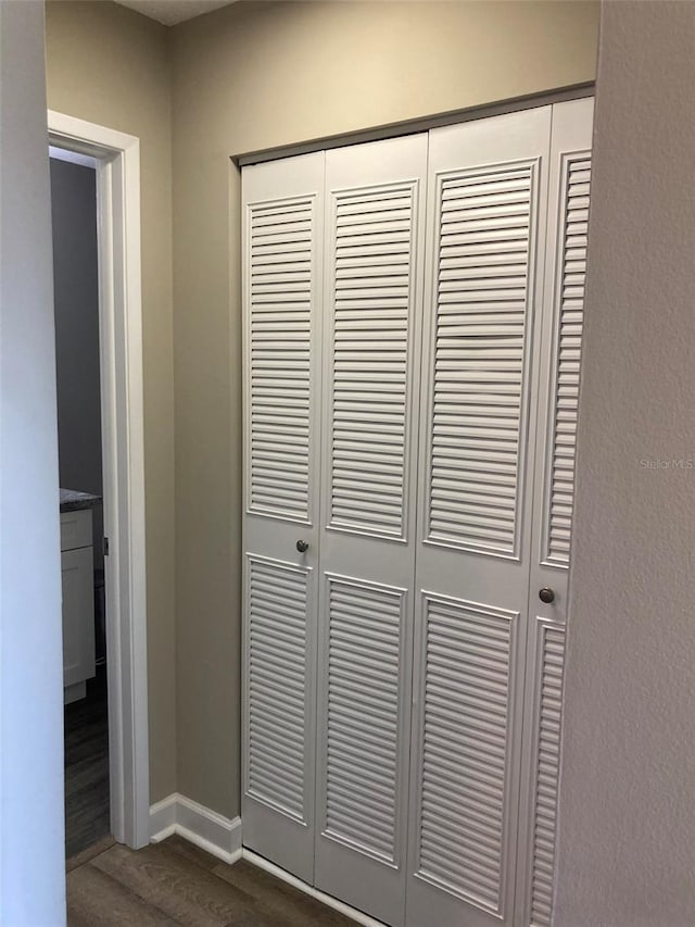 detailed view of baseboards