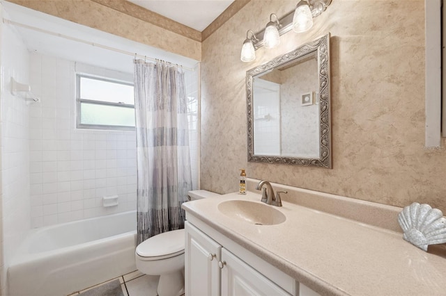 2013 Capri Rd, Valrico, FL 33594 - full bath with toilet, vanity, and shower / tub combo with curtain