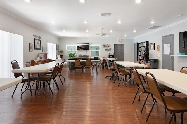 801 83rd Ave N Unit 209, Saint Petersburg, FL 33702 - dining room featuring ornamental molding, dark wood-style flooring, recessed lighting, and ceiling fan