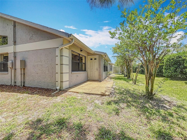 1556 Lynda Ln, Dunedin, FL 34698 - view of green lawn