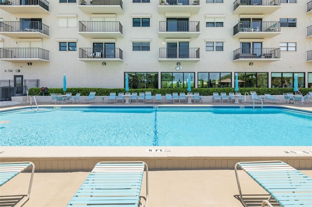 7050 Sunset Dr S Unit 1401, South Pasadena, FL 33707 - view of community pool