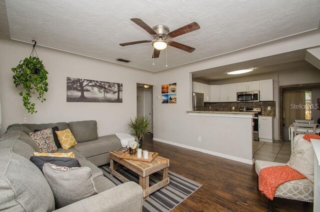 9025 1st St NE, Saint Petersburg, FL 33702 - photo 20
