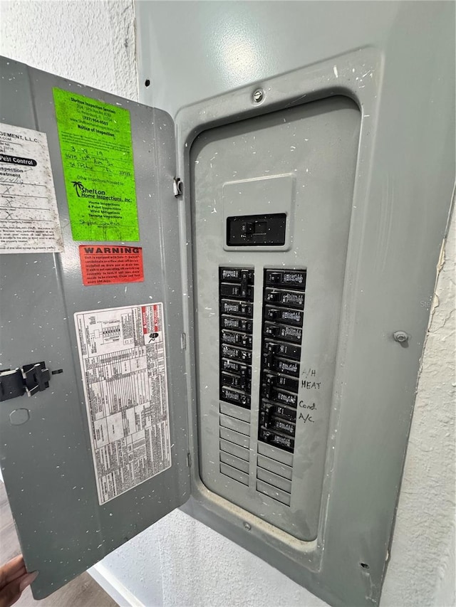 1675 13th Ave S, Saint Petersburg, FL 33712 - utilities with electric panel