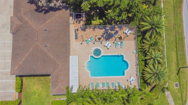 1126 Haley Ln, Dunedin, FL 34698 - bird's eye view of a pool