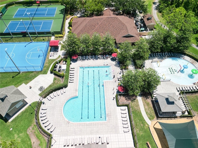 15101 Kestrelglen Way, Lithia, FL 33547 - aerial view of a pool area
