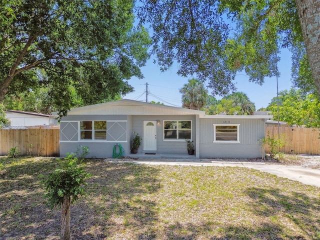 1810 77th Ave N, Saint Petersburg, FL 33702 - view of front facade