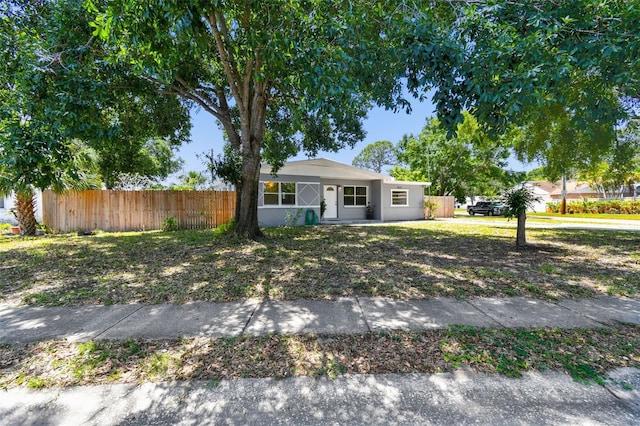 1810 77th Ave N, Saint Petersburg, FL 33702 - view of front of home with fence
