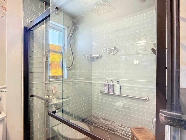 2912 Case Ave, Bradenton, FL 34207 - full bathroom featuring a stall shower