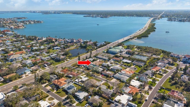 1020 Cedar Dr, Belleair Beach, FL 33786