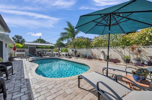 1020 Cedar Dr, Belleair Beach, FL 33786