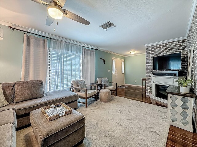 3093 Hillside Ln, Safety Harbor, FL 34695 - living room with wood finished floors, a ceiling fan, crown molding, and baseboards
