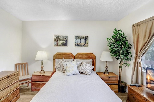 172 Lakeview Way Unit 172, Oldsmar, FL 34677 - bedroom with wood finished floors