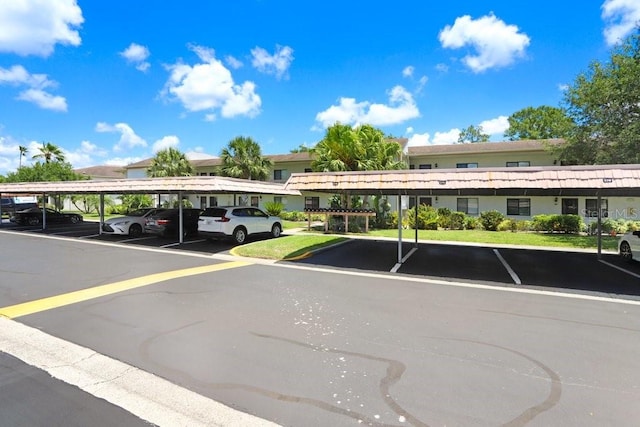 172 Lakeview Way Unit 172, Oldsmar, FL 34677 - view of covered parking lot