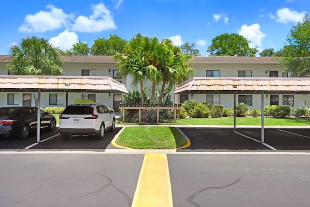 172 Lakeview Way Unit 172, Oldsmar, FL 34677 - view of partially covered parking lot