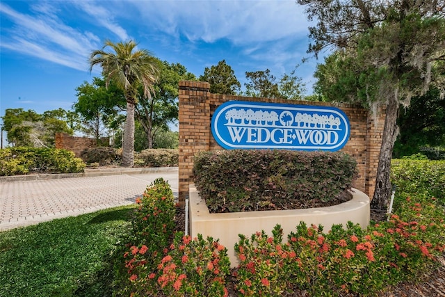 2706 11th Ct, Palm Harbor, FL 34684 - view of community sign