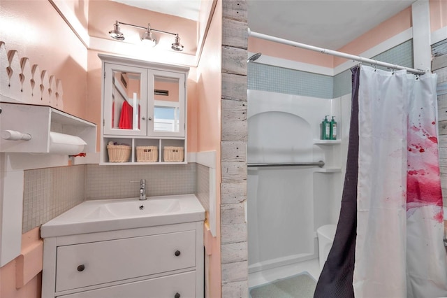 8931 Blind Pass Rd Unit 360, St Pete Beach, FL 33706 - full bath featuring vanity and a shower with curtain