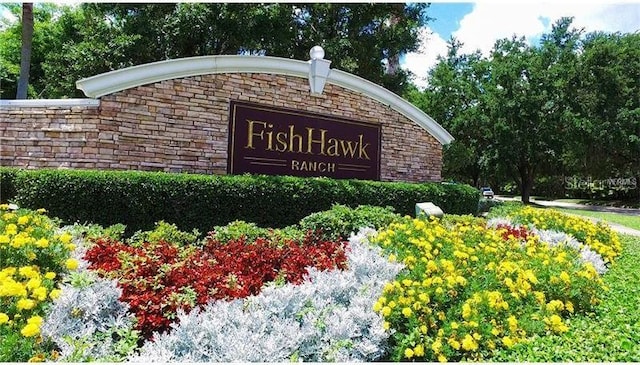 5865 Meadowpark Pl, Lithia, FL 33547 - view of community sign