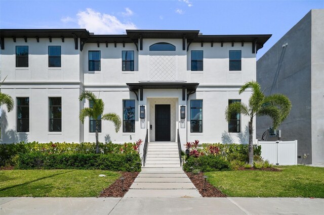 403 E Davis Blvd, Tampa, FL 33606 - view of front facade featuring stucco siding