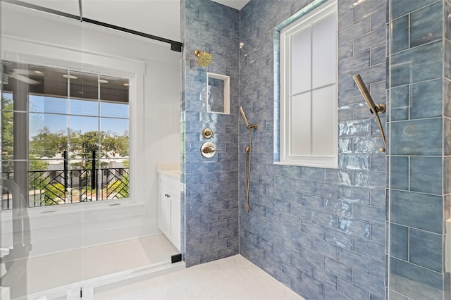 2200 N Glenwood Dr, Tampa, FL 33602 - full bath featuring a tile shower and vanity