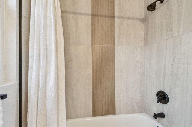 1750 Dayton St S, Saint Petersburg, FL 33712 - full bath with shower / bath combo with shower curtain
