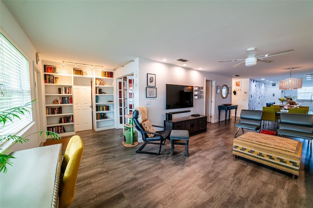 3850 13th Ave N Unit 113, Saint Petersburg, FL 33713 - living room with ceiling fan