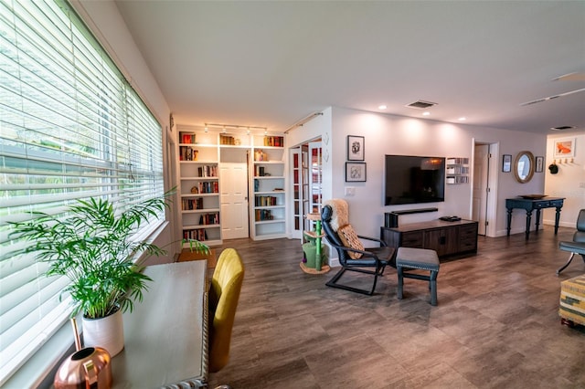 3850 13th Ave N Unit 113, Saint Petersburg, FL 33713 - living area featuring recessed lighting