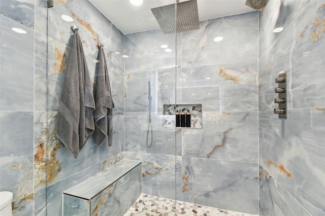 9812 Indian Key Trl Unit 84, Seminole, FL 33776 - full bathroom with a tile shower