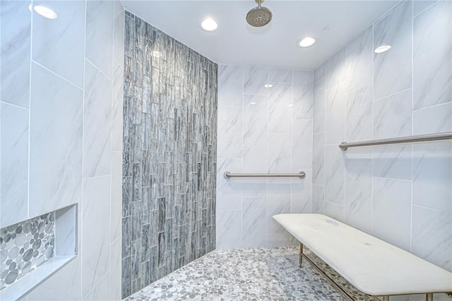17917 Clear Lake Dr, Lutz, FL 33548 - bathroom featuring tiled shower and recessed lighting