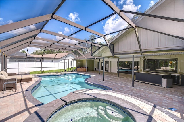 17917 Clear Lake Dr, Lutz, FL 33548 - view of swimming pool featuring an in-ground hot tub and a patio area