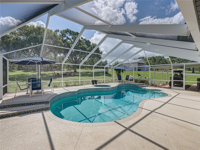 16326 Kalli Way, Dade City, FL 33523 - swimming pool with an in-ground hot tub, a patio, a lanai, and a yard