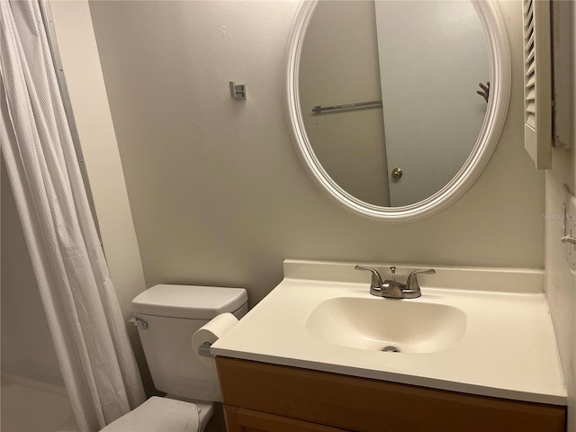 4008 Ashford Green Pl Unit F101, Tampa, FL 33613 - full bath with toilet and vanity