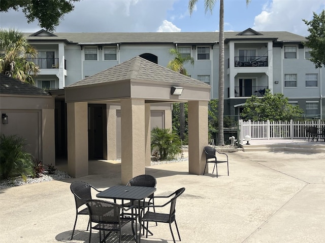 4008 Ashford Green Pl Unit F101, Tampa, FL 33613 - view of patio