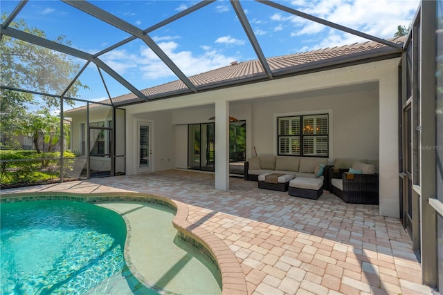 13872 Siena Loop, Lakewood Ranch, FL 34202 - swimming pool with a patio area, an outdoor living space, ceiling fan, and a lanai