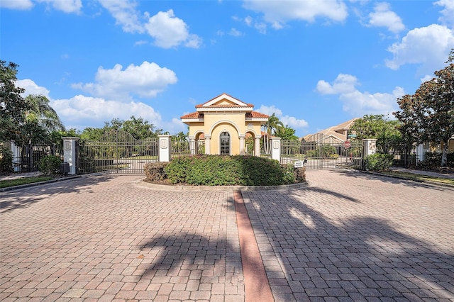 2515 63rd Ter E, Ellenton, FL 34222 - view of community featuring a gate and fence