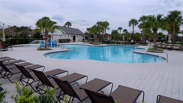 16618 Kingletside Ct, Lithia, FL 33547 - community pool featuring a patio area