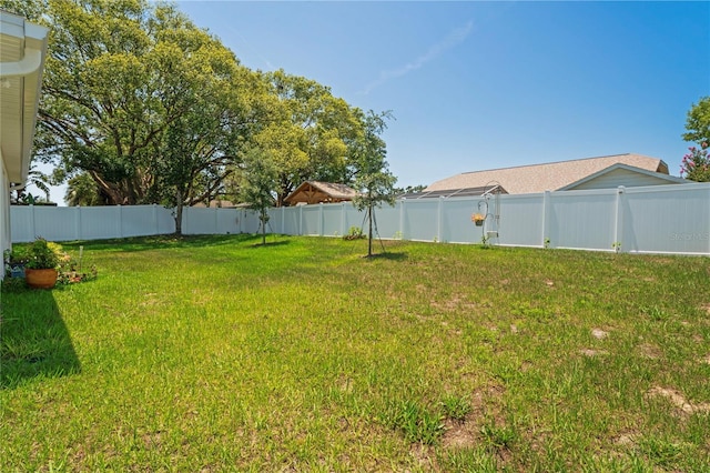 8508 Bay Dr, Spring Hill, FL 34606 - view of yard