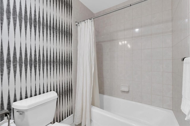 555 5th Ave NE Unit 1032, Saint Petersburg, FL 33701 - bathroom with shower / bath combo with shower curtain and toilet