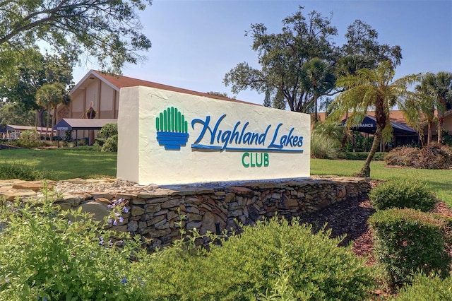 3053 Gregor Ct, Palm Harbor, FL 34684 - community sign with a lawn