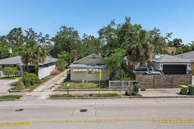 2245 Bahia Vista St, Sarasota, FL 34239 - view of front of property featuring a fenced front yard and driveway