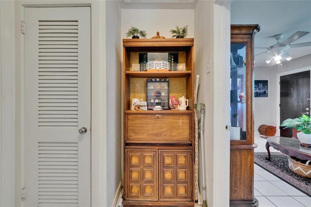 3626 S Hesperides St, Tampa, FL 33629 - bar area featuring tile patterned flooring and a ceiling fan