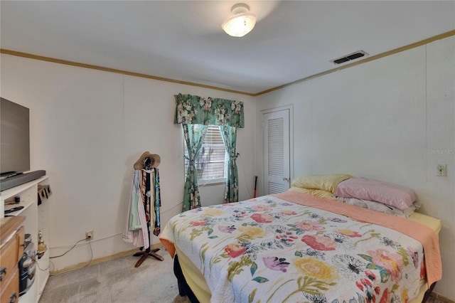 3626 S Hesperides St, Tampa, FL 33629 - bedroom featuring crown molding and light carpet