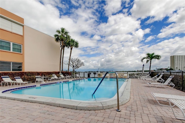 7465 Bay Island Dr S Unit 213, South Pasadena, FL 33707 - community pool with a patio area