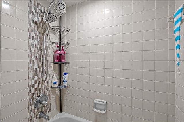 full bath with shower / bath combo with shower curtain
