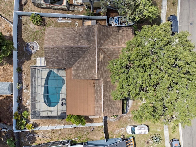 aerial view of property and surrounding area