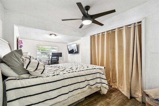 1420 W Rambla St, Tampa, FL 33612 - bedroom featuring dark wood-style floors and a ceiling fan