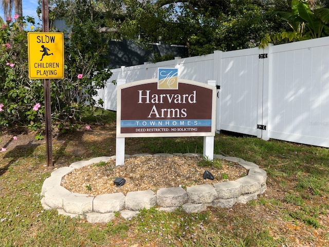 1249 Abbey Crescent Ln, Clearwater, FL 33759 - view of community sign