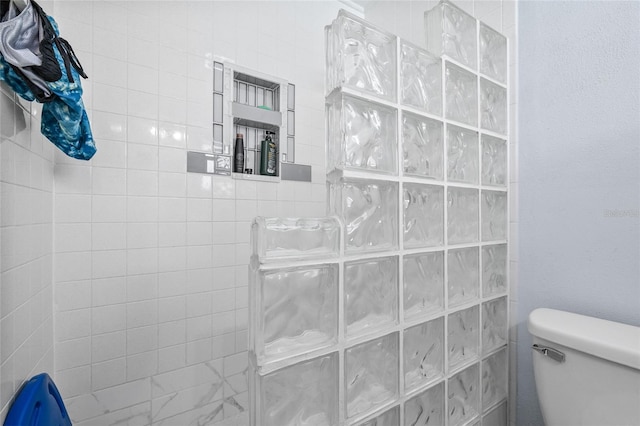 603 Royal Crest Dr, Brandon, FL 33511 - bathroom featuring toilet and walk in shower