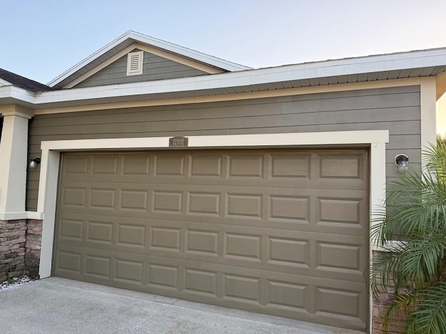 12202 Fairlawn Dr, Riverview, FL 33579 - garage featuring concrete driveway