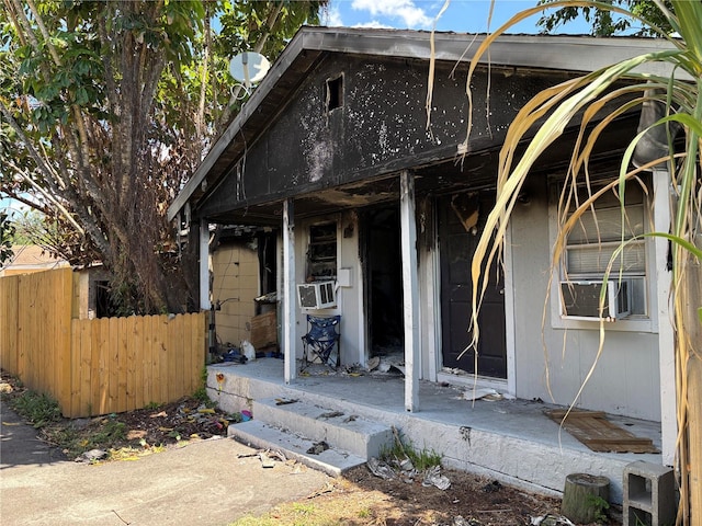 4213 W Cayuga St, Tampa, FL 33614 - view of front of house featuring cooling unit